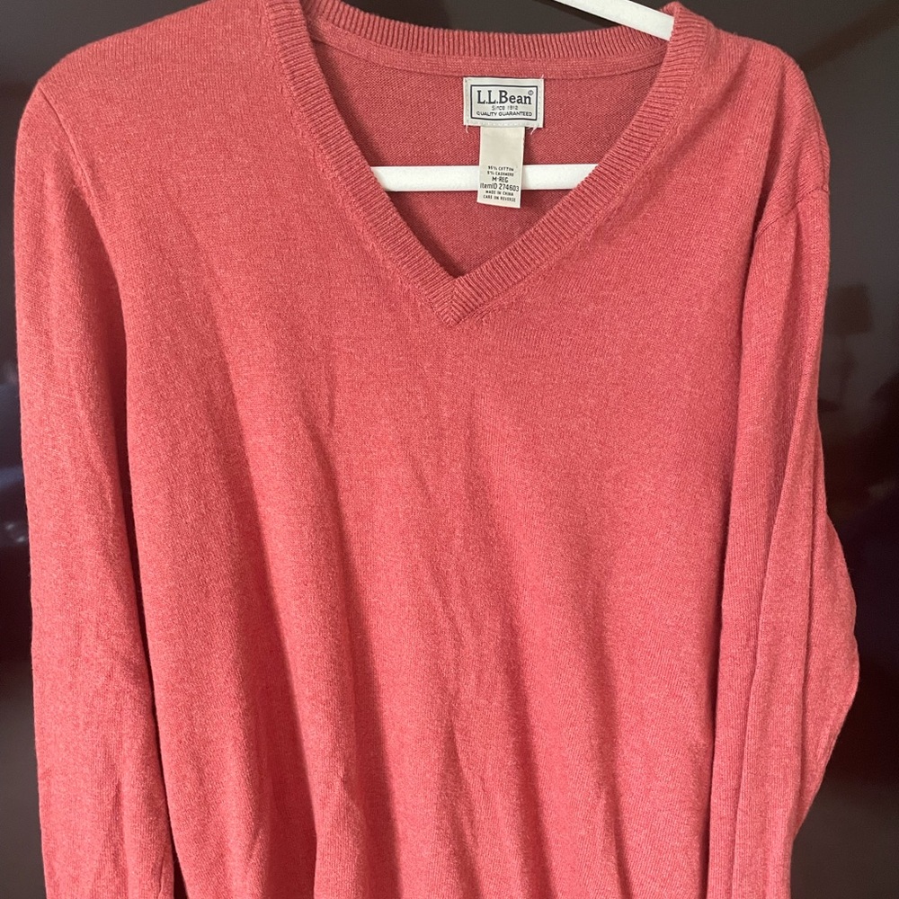 LL Bean Mens V-Neck Sweater — Medium